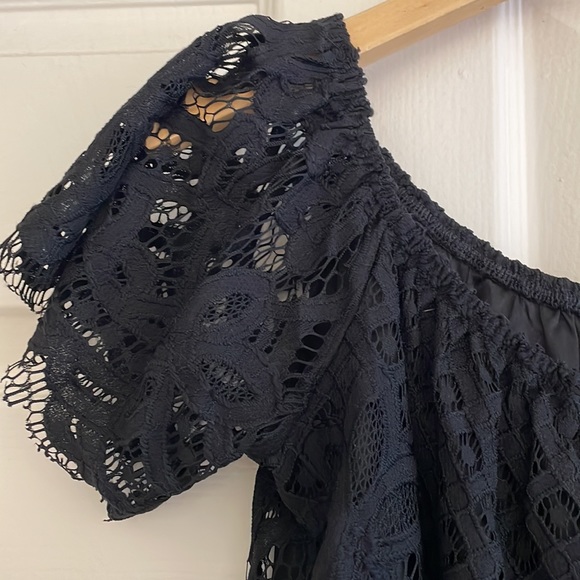 Express off shoulder lace top - Picture 4 of 8
